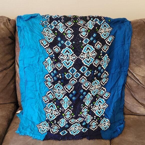 Vera Bradley Patterned Scarf - Picture 3 of 6